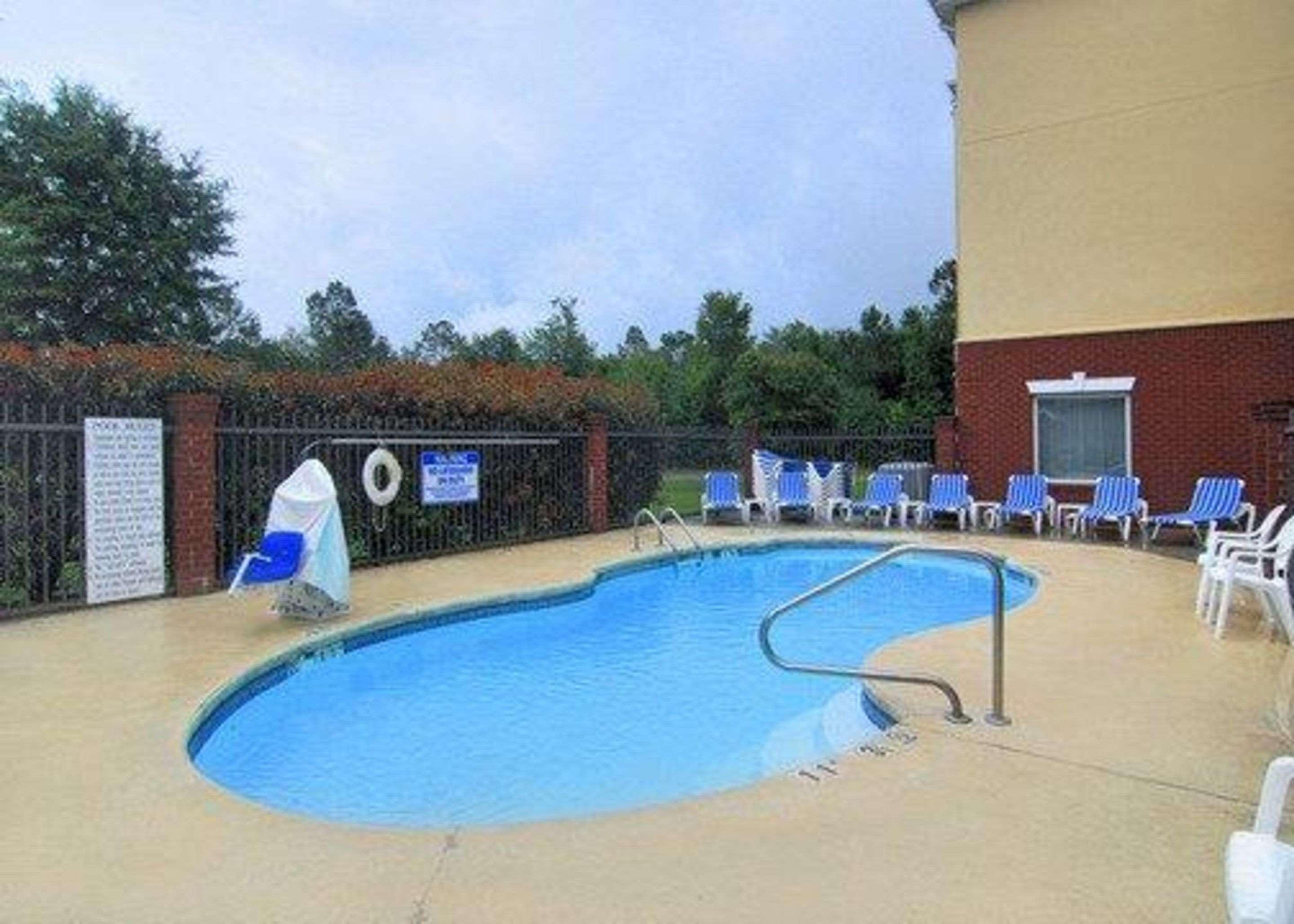 Comfort Inn & Suites Statesboro - University Area Экстерьер фото